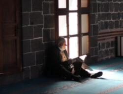 Muhasabah Diri di Bulan Suci Ramadan: Refleksi Spiritual dan Perbaikan Pribadi