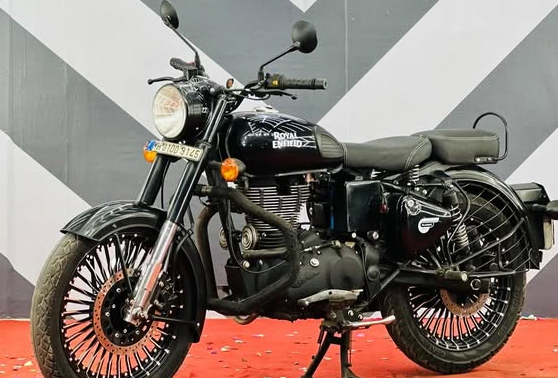 Royal Enfield Classic 500/(Instagram)