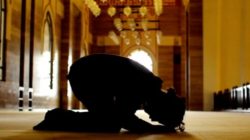 Keutamaan Sholat Tepat Waktu: Bukti Cinta dan Kepatuhan Sejati