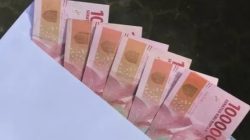 Rupiah Melemah Terhadap Dolar AS Pagi Ini, IHSG Hari Ini Koreksi Tajam