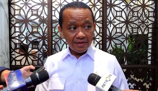 Menteri ESDM Ancam Cabut IUP Pelaku Pertambangan Ilegal di Sumatera