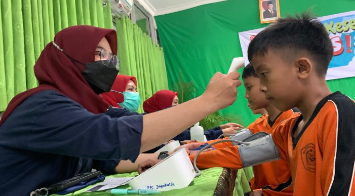 KSP Imbau Nakes dan Guru Sabar Saat Cek Kesehatan