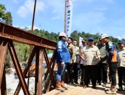 Presiden Prabowo dan Mendagri Tito Karnavian Tinjau Jembatan Bailey dan Posko Kesehatan di Tapsel